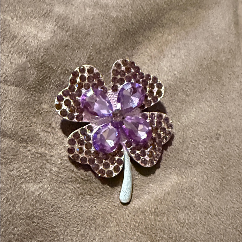 Purple Clover Brooch - Picture 8 of 9